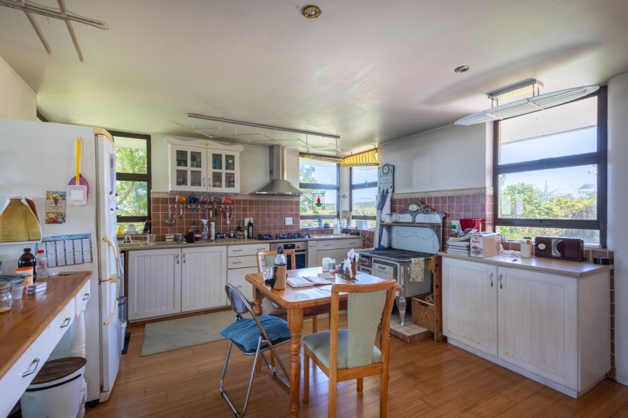 4 Bedroom Property for Sale in Whale Rock Western Cape